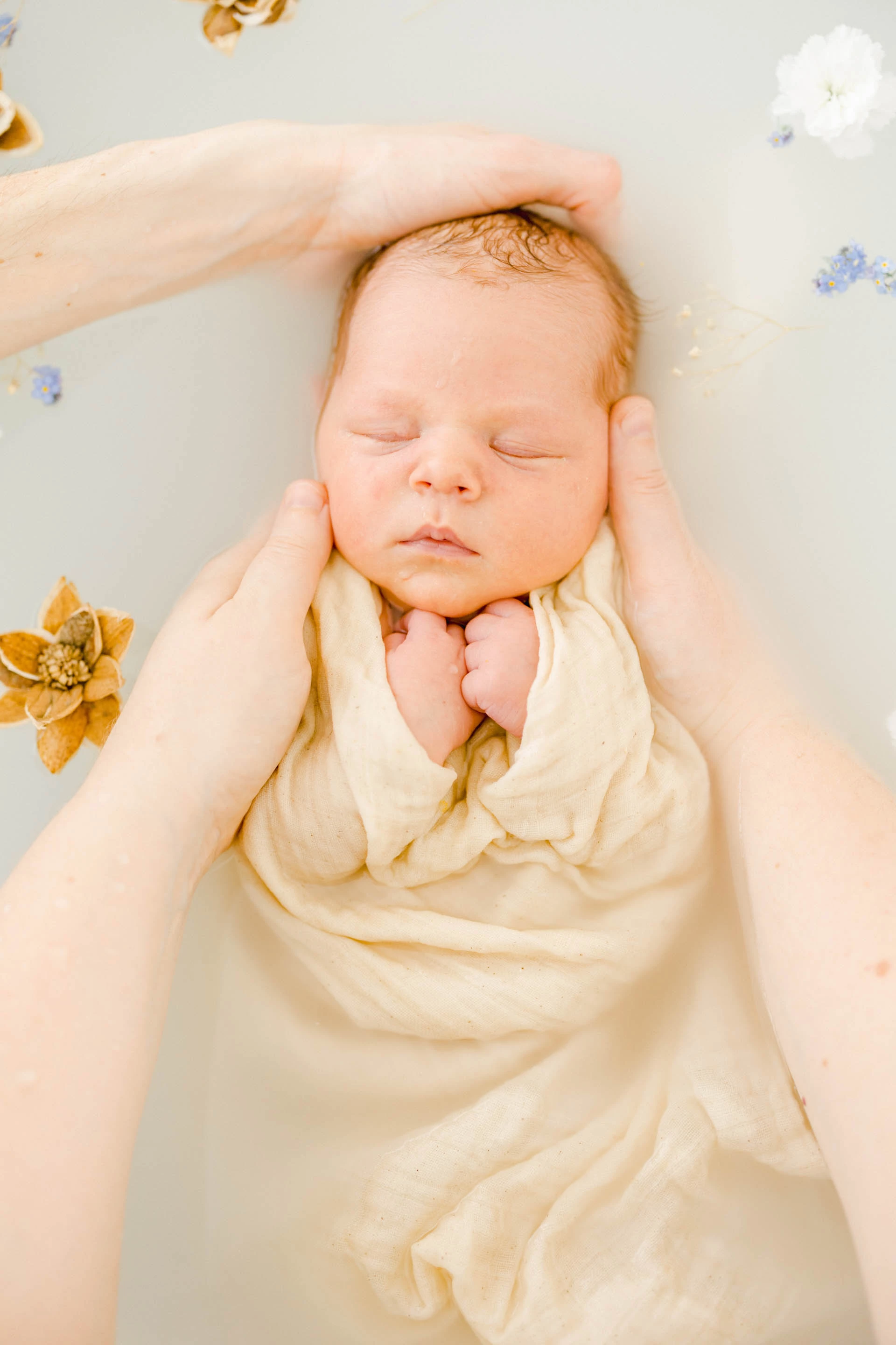 enfant marron bordeaux orange gris